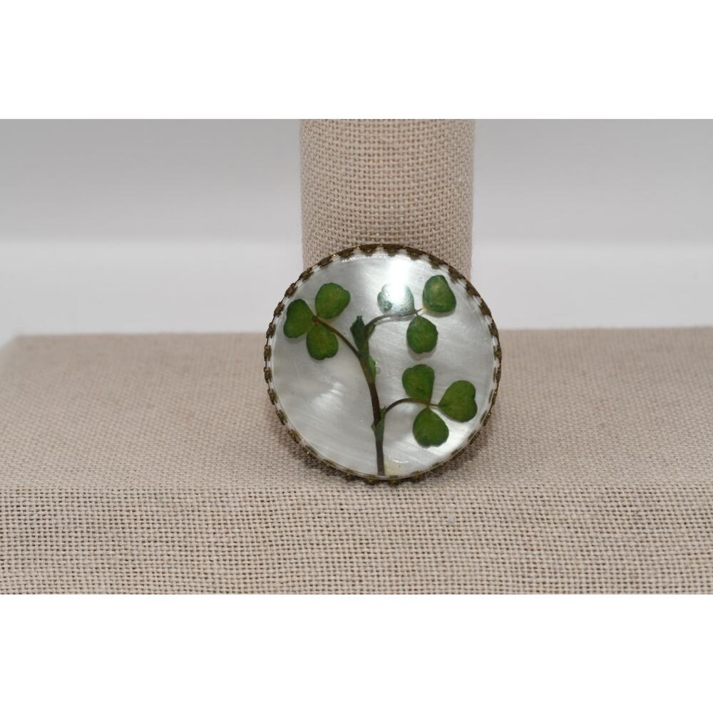 Vintage 1950s Three Leaf Clover Brooch Lucite Dome Pin - Picture 7 of 10